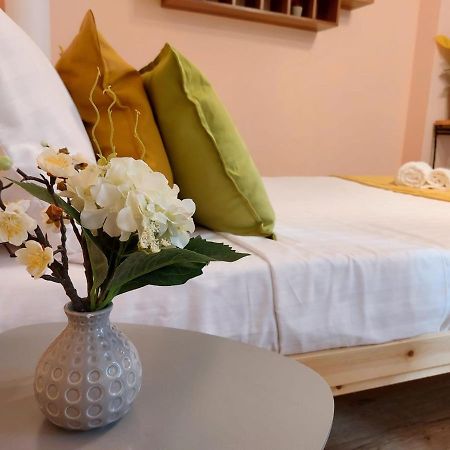 Laroka House Cosy Studio Universitate Bukares Bagian luar foto
