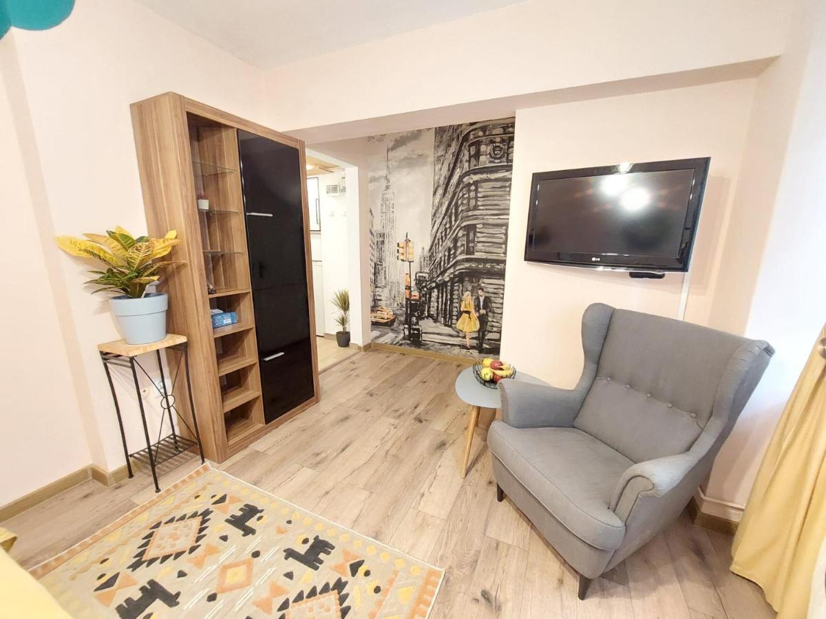 Laroka House Cosy Studio Universitate Bukares Bagian luar foto