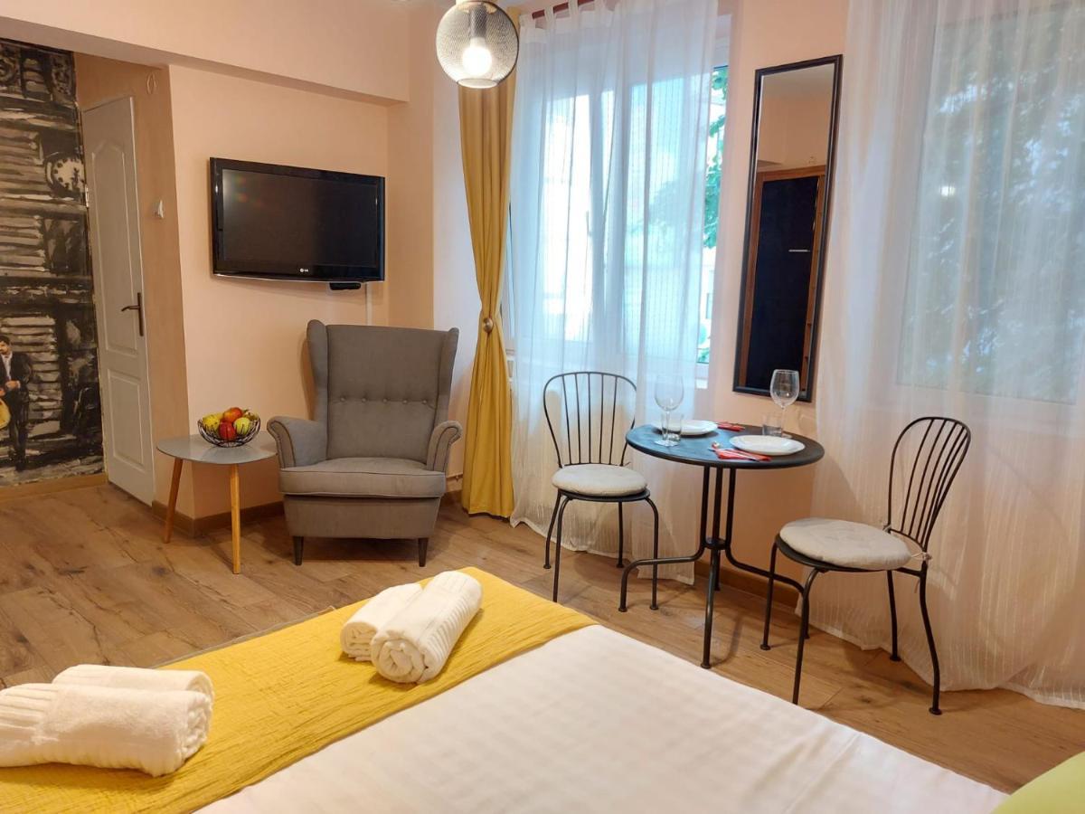 Laroka House Cosy Studio Universitate Bukares Bagian luar foto
